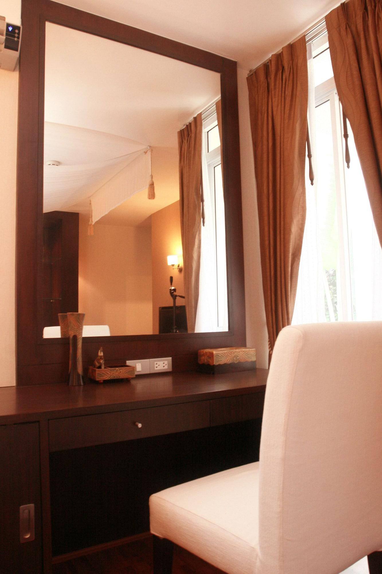 Mirth Sathorn Hotel Bangkok Exterior foto