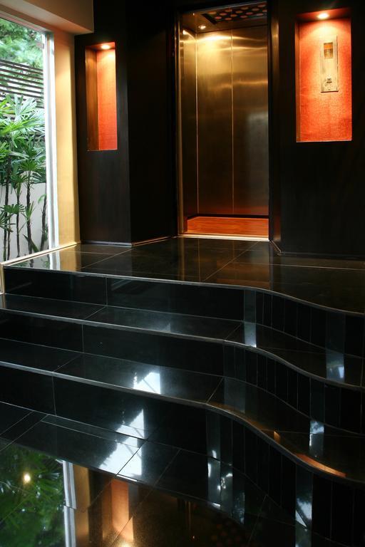 Mirth Sathorn Hotel Bangkok Exterior foto