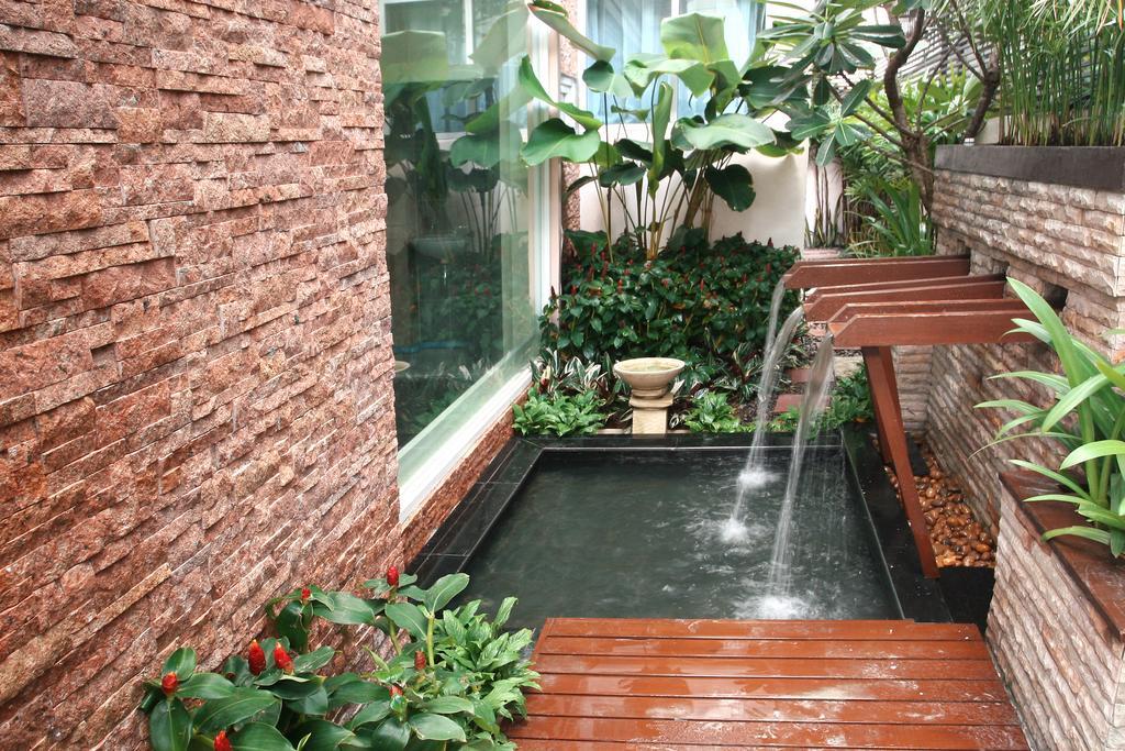 Mirth Sathorn Hotel Bangkok Exterior foto