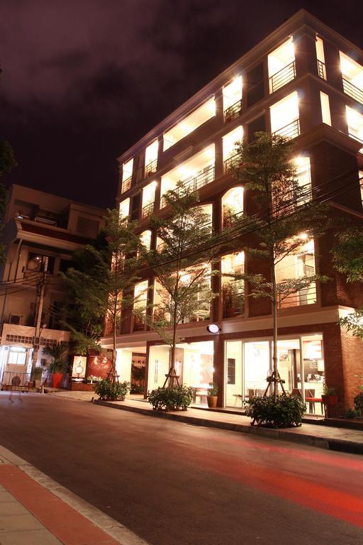 Mirth Sathorn Hotel Bangkok Exterior foto