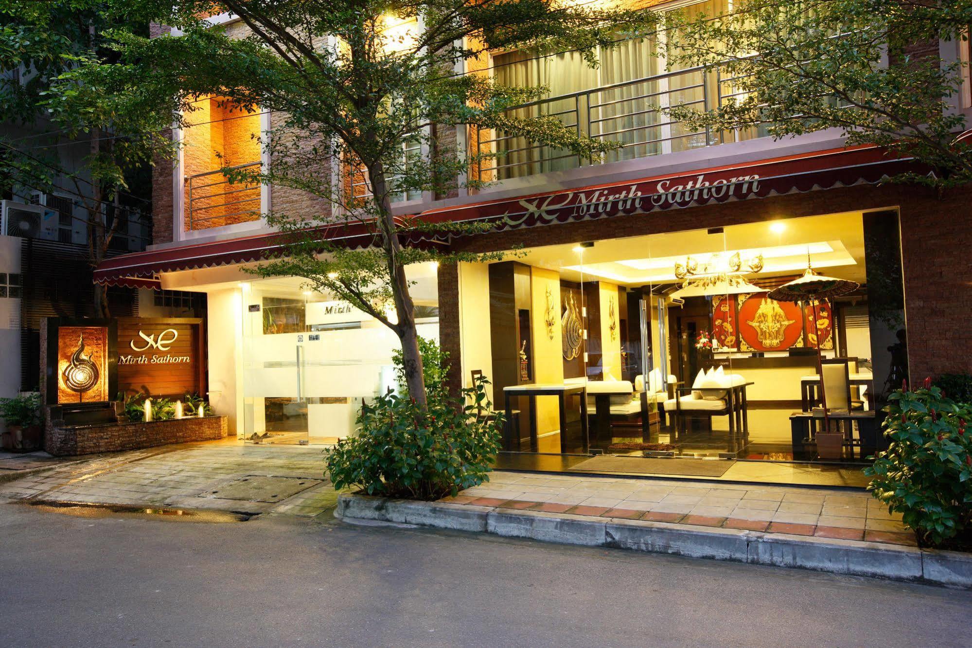 Mirth Sathorn Hotel Bangkok Exterior foto