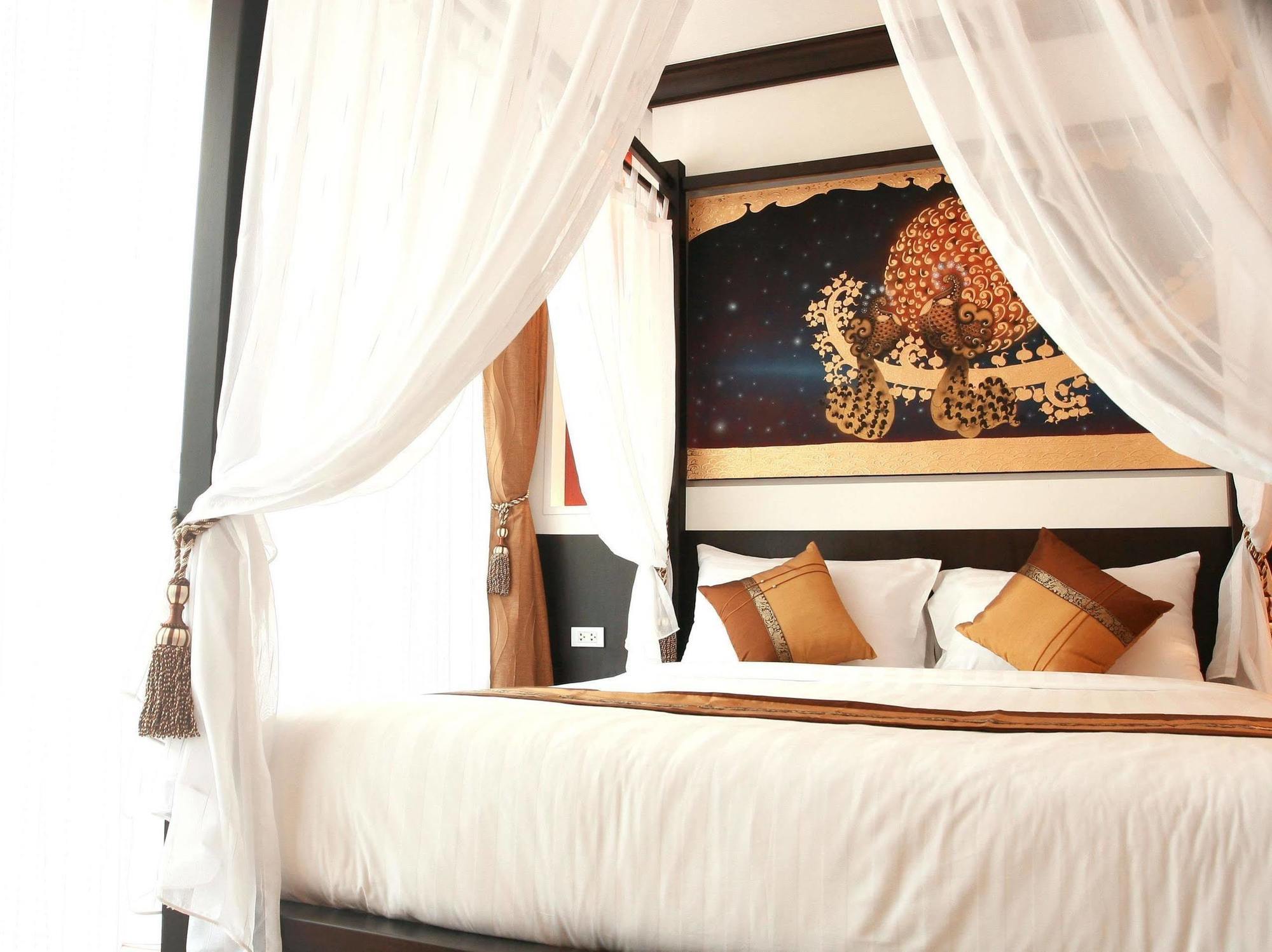 Mirth Sathorn Hotel Bangkok Exterior foto